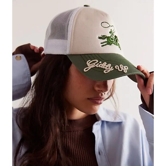 Free People Understated Leather Giddy Up Trucker Cap Green/Cream One Size NWT - Picture 1 of 11